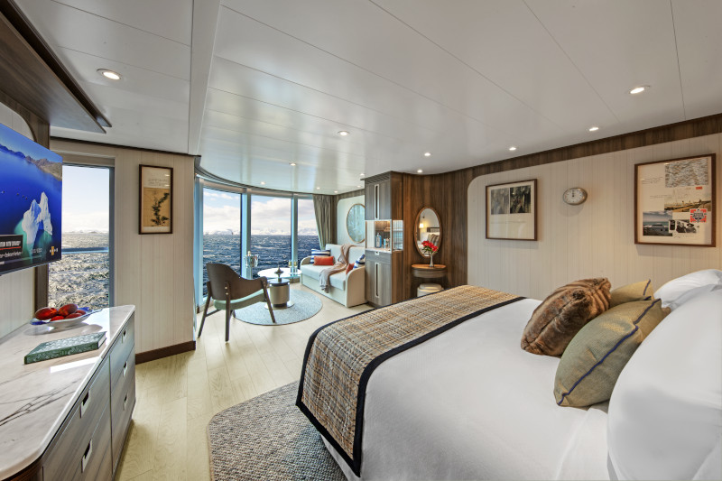 ab298-seabourn-venture-panorama-veranda-suite-1