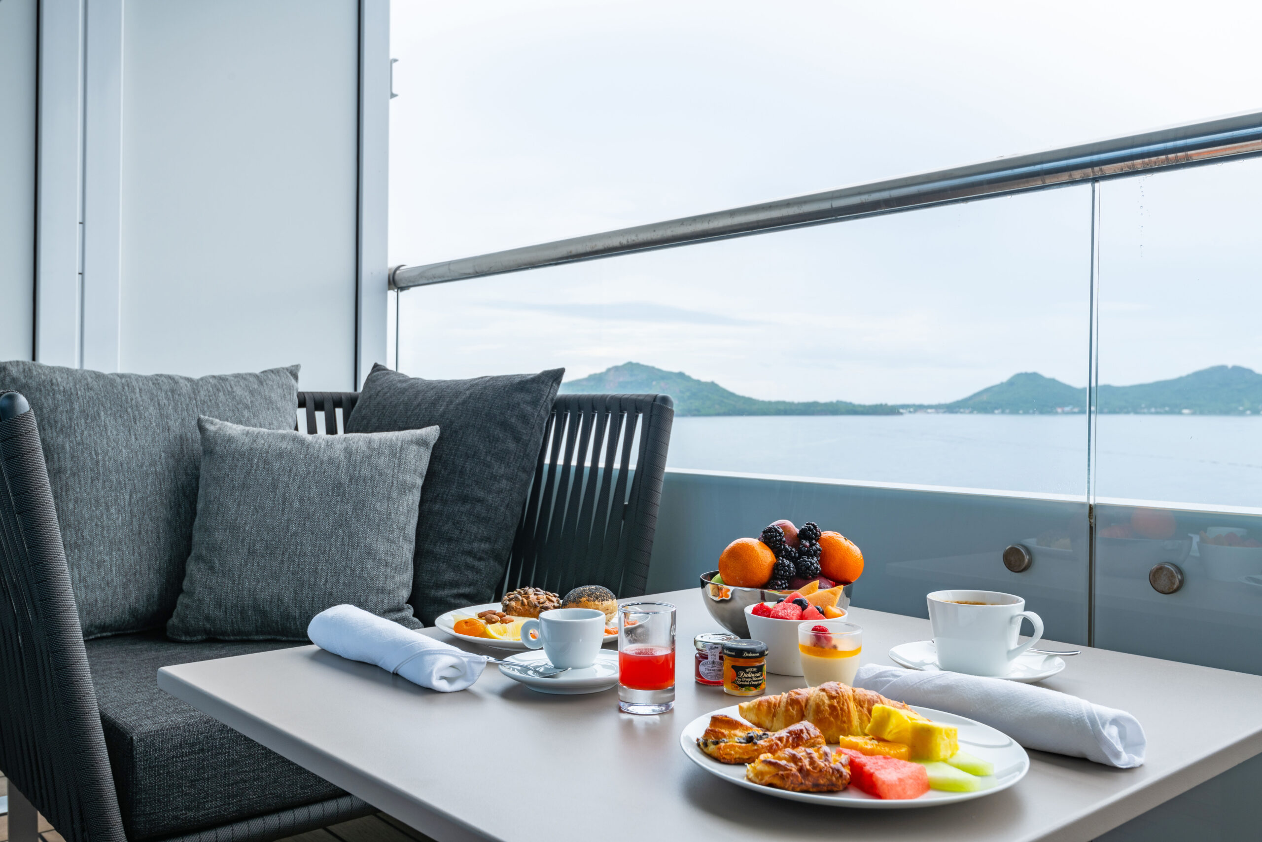 SE_Spa_Suite_Balcony_001