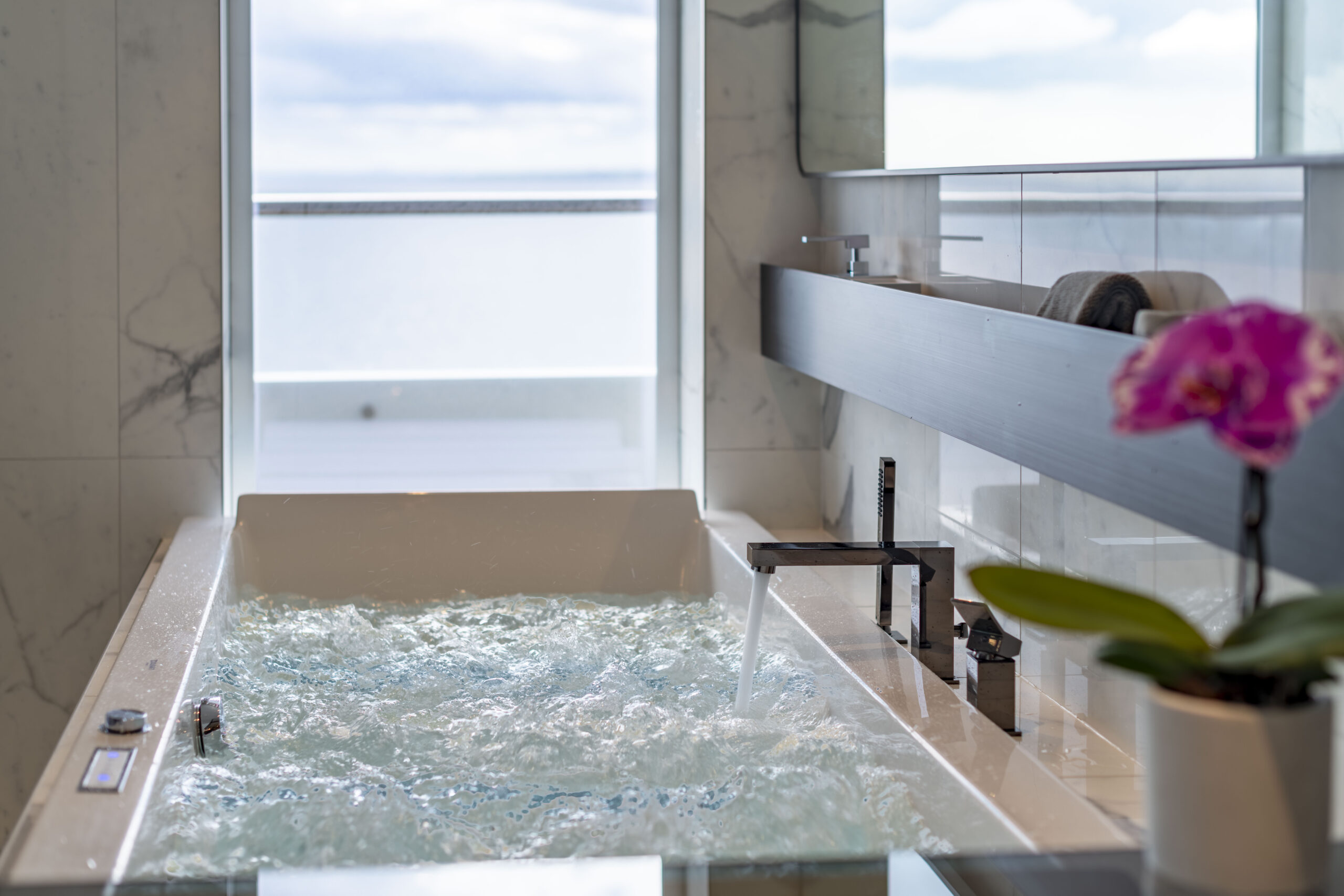 SE_Spa_Suite_Bathroom_001