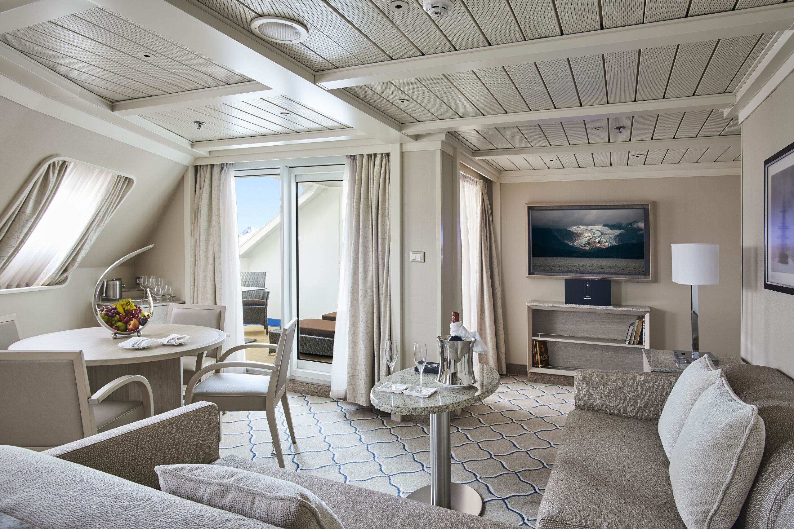 Royal Suit's Living Room, Silver Cloud.